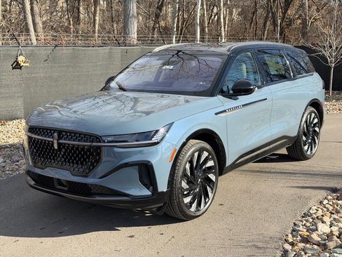 New 2026 Lincoln Nautilus Reserve image 1