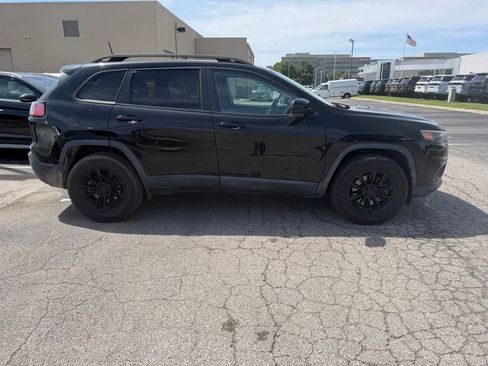 Used 2020 Jeep Cherokee Latitude w/ Cold Weather Group AWD/4WD image 3