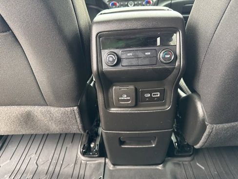 Used 2023 GMC Acadia SLE w/ Driver Convenience Package image 29