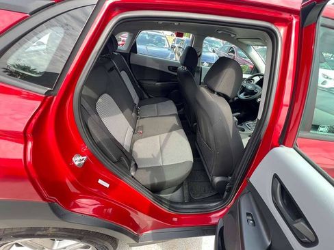 Used 2021 Hyundai Kona SE FWD image 5
