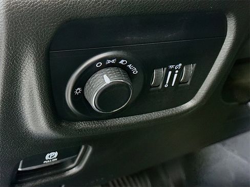 Used 2023 Jeep Grand Cherokee Altitude image 18