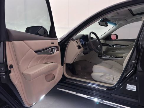 Used 2015 INFINITI Q70 L 3.7 w/ Technology Package image 16