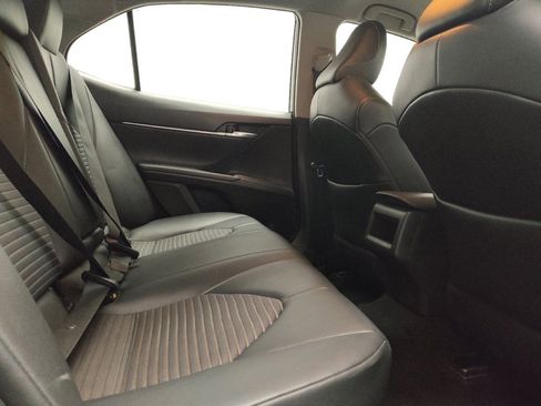 Used 2021 Toyota Camry SE image 19