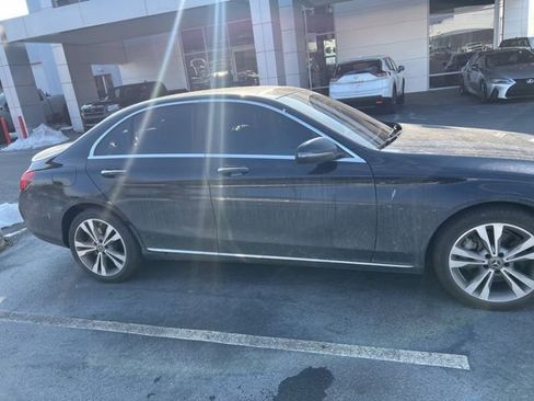 Used 2019 Mercedes-Benz C 300 4MATIC Sedan image 4