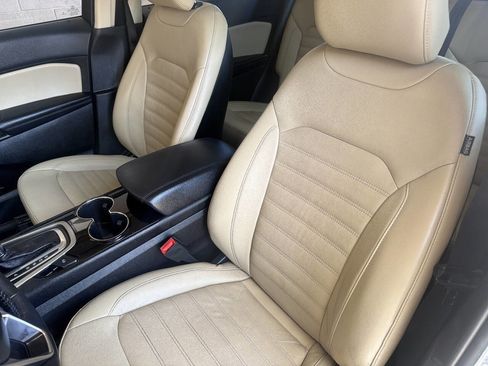 Used 2017 Ford Edge SEL w/ Equipment Group 201A FWD image 12