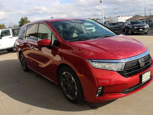 Used 2024 Honda Odyssey Elite image 5