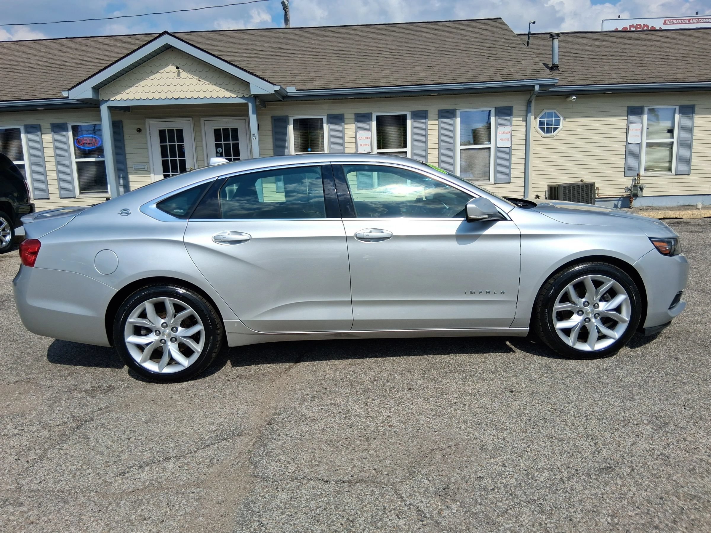 Used 2014 Chevrolet Impala LT FWD image 9