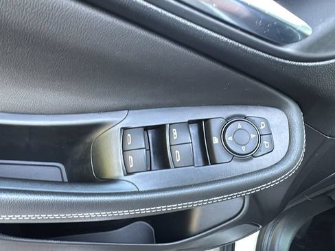 Used 2025 Buick Encore GX Preferred AWD/4WD image 13