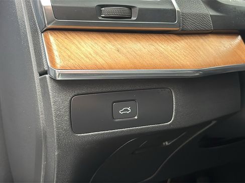 Certified 2023 Volvo XC90 B6 Core w/ Climate Package image 15