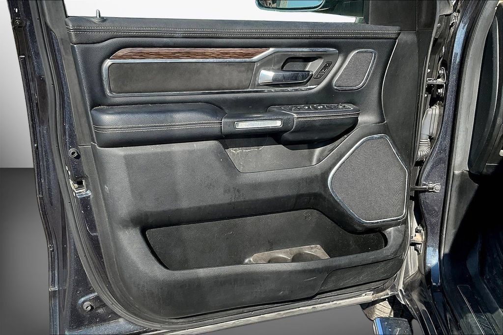 Used 2019 RAM 1500 Laramie AWD/4WD image 19