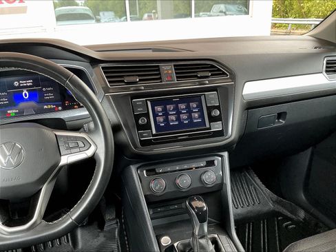 Used 2023 Volkswagen Tiguan S FWD image 9