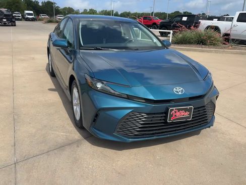 Used 2025 Toyota Camry LE FWD image 3