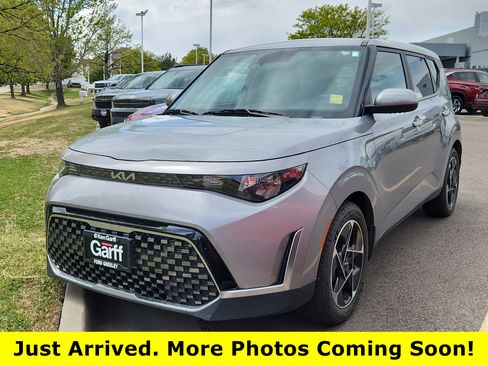 Used 2023 Kia Soul EX FWD image 1