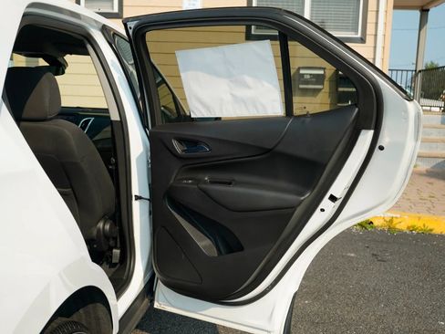 Used 2020 Chevrolet Equinox LT w/ Driver Convenience Package FWD image 32