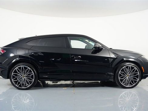 Used 2025 Lamborghini Urus SE image 6