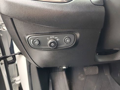 Used 2020 Chevrolet Equinox Premier image 22