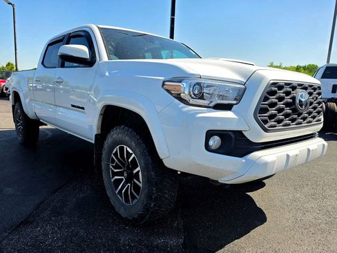 Used 2020 Toyota Tacoma TRD Sport AWD/4WD image 13