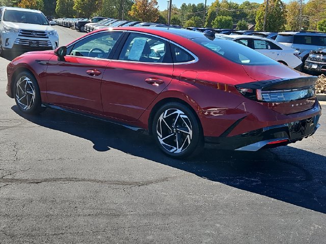 Certified 2024 Hyundai Sonata SEL w/ Convenience Package FWD image 3