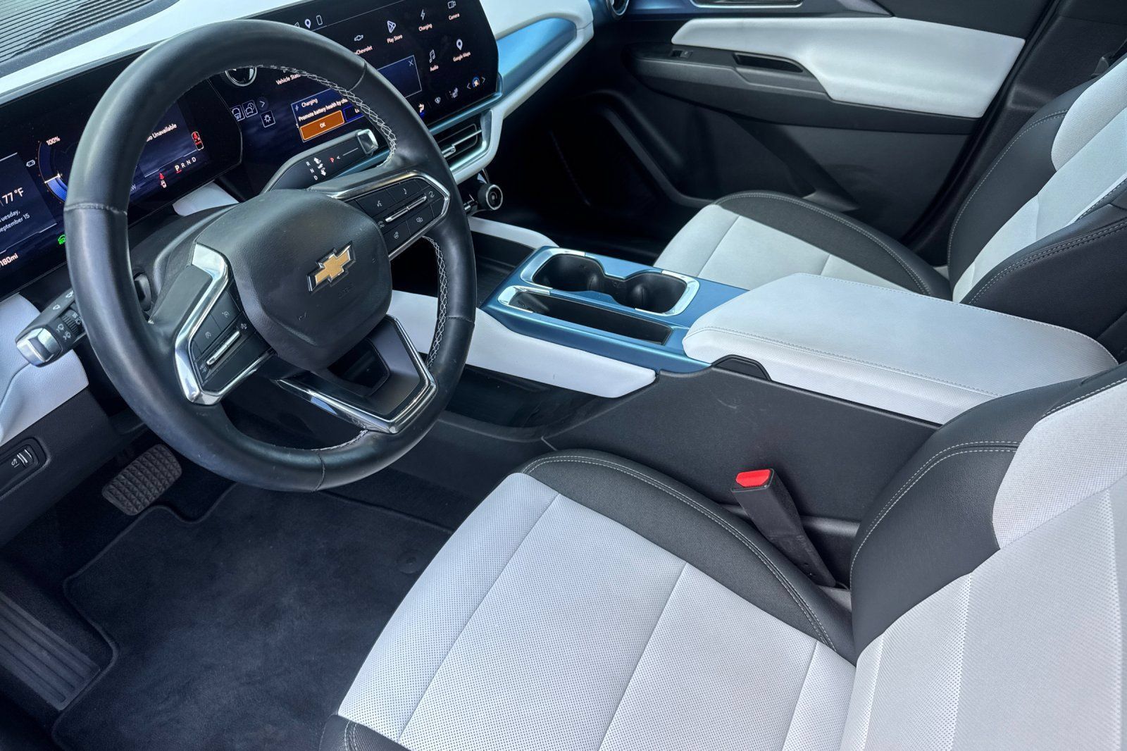 Used 2024 Chevrolet Equinox EV LT FWD image 11