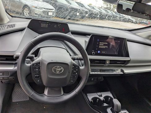 Used 2025 Toyota Prius LE image 15