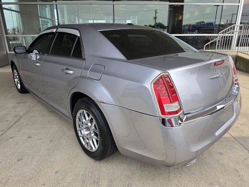 Used 2013 Chrysler 300 w/ Driver Convenience Group RWD image 3