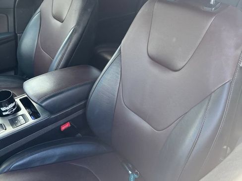 Used 2021 Ford Edge Titanium w/ Equipment Group 301A AWD/4WD image 8