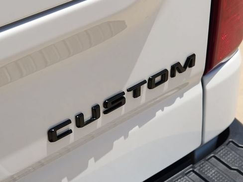 Used 2025 Chevrolet Silverado 1500 Custom Trail Boss w/ LPO, Dark Essentials Package AWD/4WD image 10