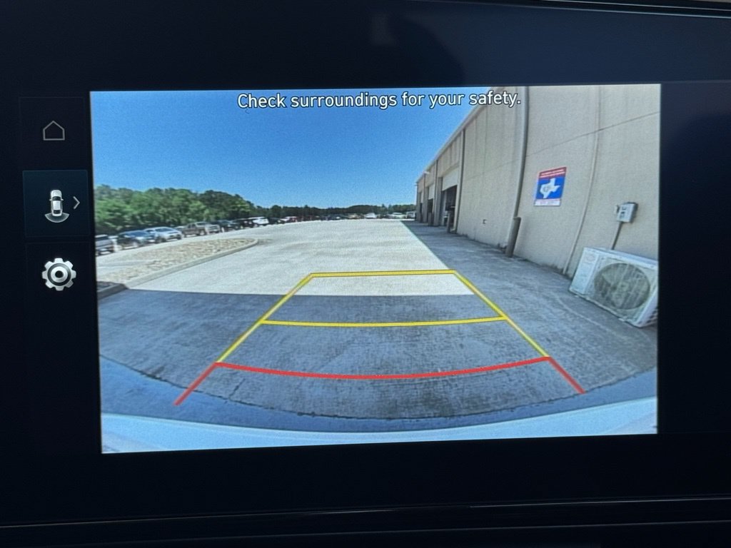 New 2025 Hyundai Elantra SEL FWD image 5