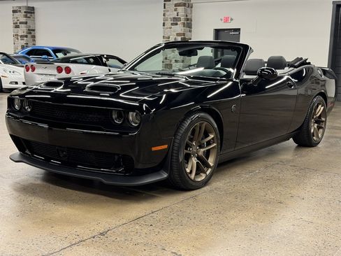 Used 2023 Dodge Challenger SRT Hellcat w/ Driver Convenience Group image 36