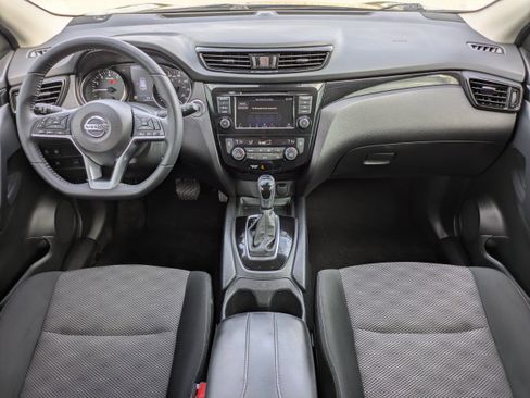 Used 2021 Nissan Rogue Sport SV image 18