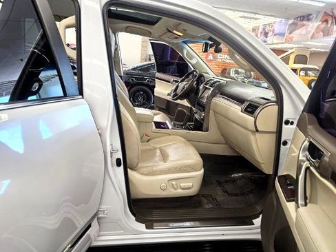 Used 2019 Lexus GX 460 Luxury image 33