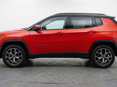Used 2025 Jeep Compass Limited image 5