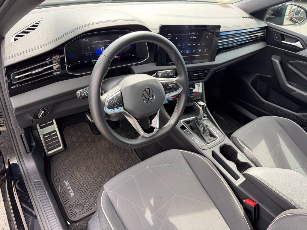 Used 2025 Volkswagen Jetta Sport FWD image 14