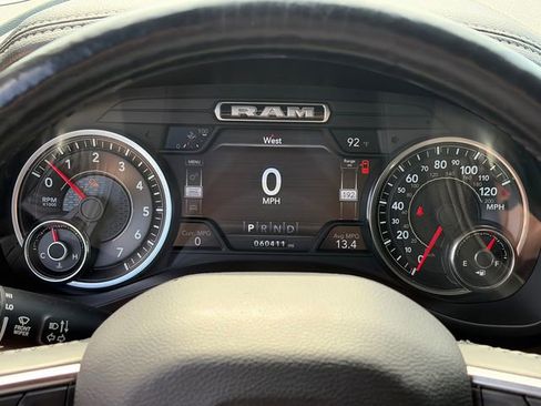 Used 2019 RAM 1500 Laramie AWD/4WD image 22