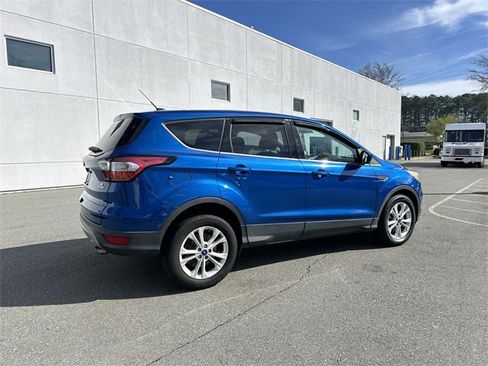 Used 2017 Ford Escape SE image 5