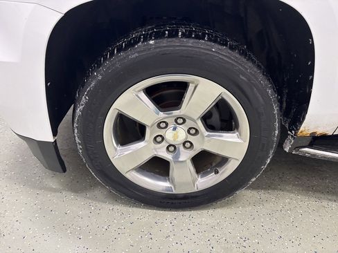Used 2017 Chevrolet Suburban Premier image 8