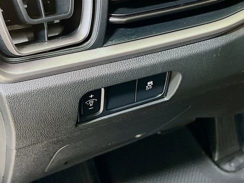 Certified 2024 Kia Sorento LX image 10