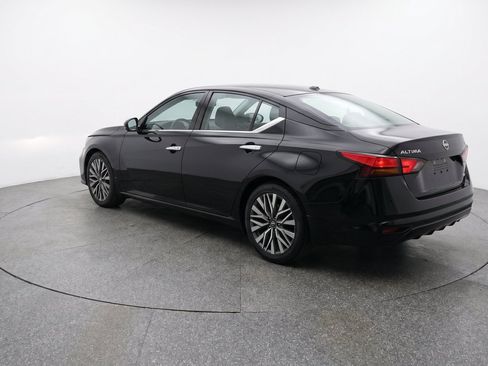 Used 2025 Nissan Altima 2.5 SV FWD image 6