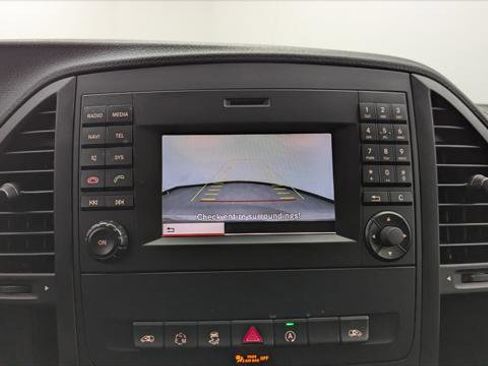 Used 2016 Mercedes-Benz Metris Passenger image 24