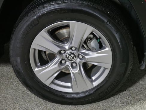 Certified 2022 Toyota RAV4 XLE w/ Convenience Package image 15