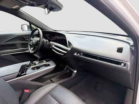Used 2024 Cadillac Lyriq Sport AWD/4WD image 15