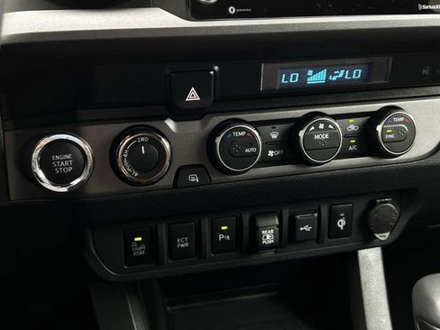 Used 2021 Toyota Tacoma TRD Sport w/ Technology Package AWD/4WD image 20