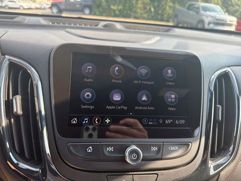 Used 2023 Chevrolet Equinox RS w/ RS Leather Package FWD image 14
