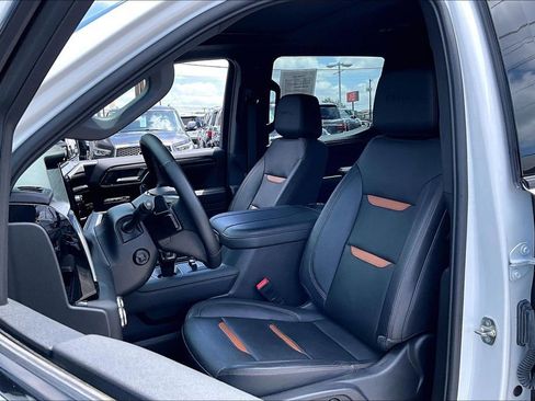 Used 2024 GMC Sierra 1500 AT4 w/ Technology Package AWD/4WD image 36