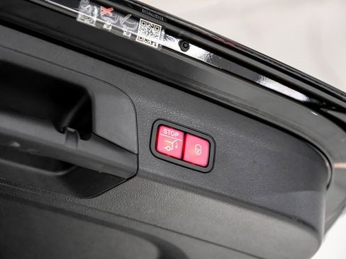 Used 2024 Mercedes-Benz GLS 450 4MATIC image 53