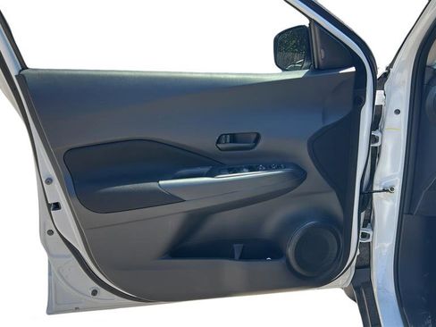 Certified 2025 Nissan Kicks Play S FWD image 11