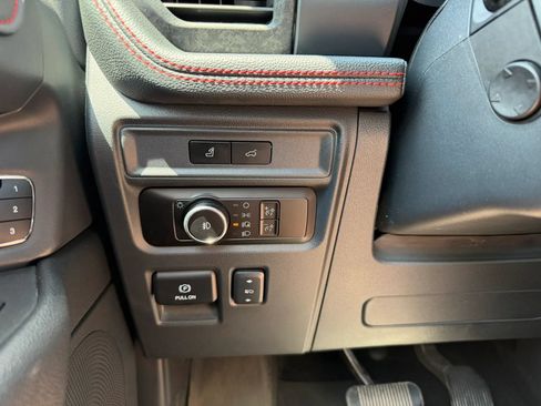 Used 2023 Ford Expedition Limited AWD/4WD image 29