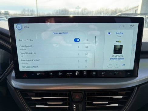 Used 2025 Ford Escape SE image 28