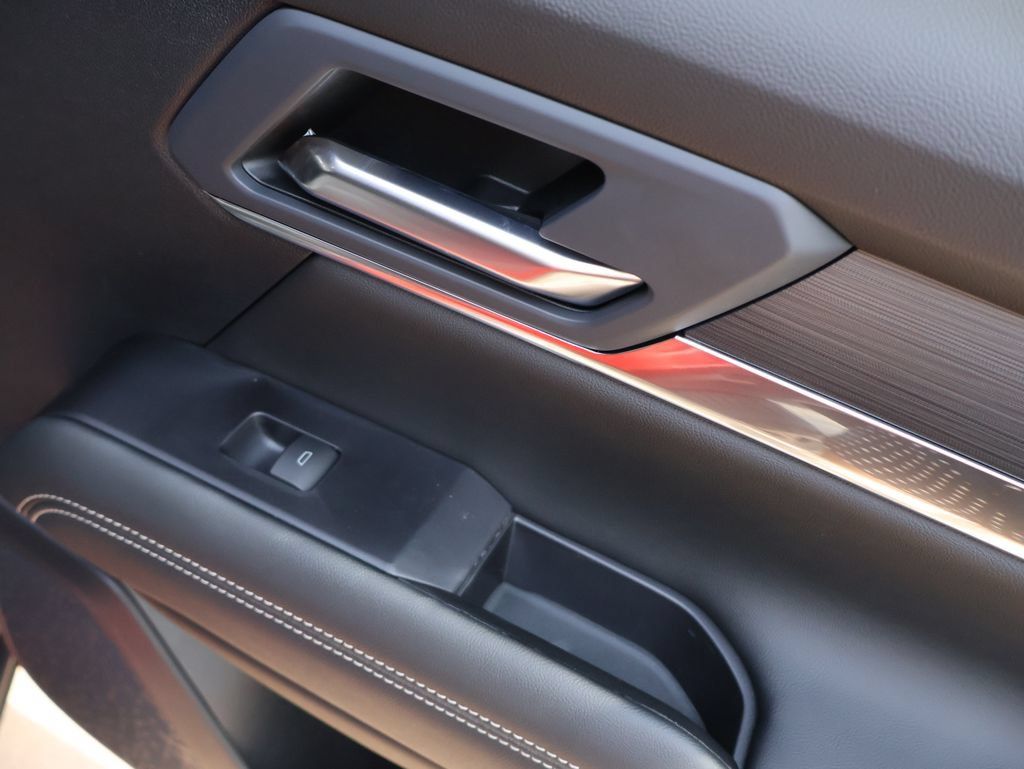 New 2027 GMC Terrain Elevation w/ Elevation Premium Package AWD/4WD image 13