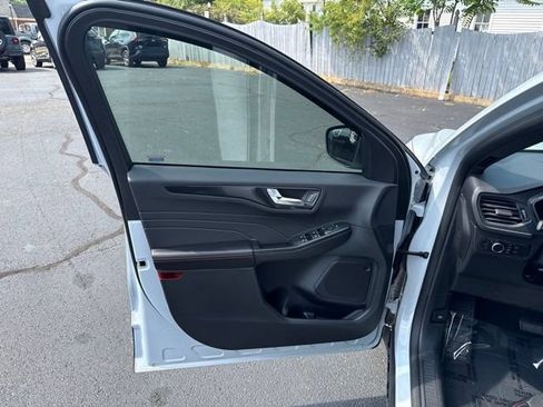 Certified 2025 Ford Escape ST-Line w/ Tech Pack #1 FWD image 11